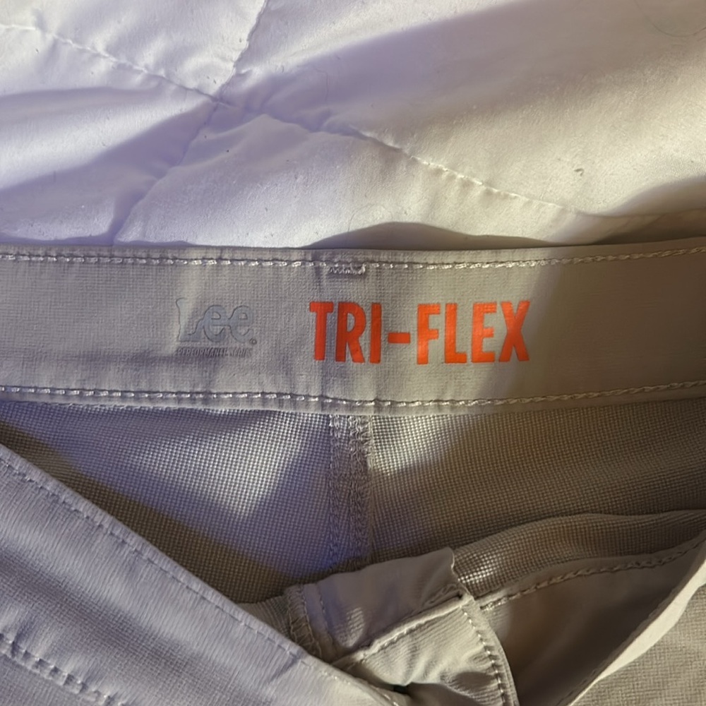Lees Men Performsnce Tri Flex Series Tan Shorts Size 38W - Picture 3 of 6